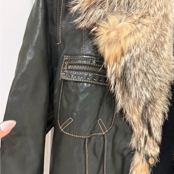 Leather Jacket With Real Argentinian Fox Fur - Picture 4 of 7